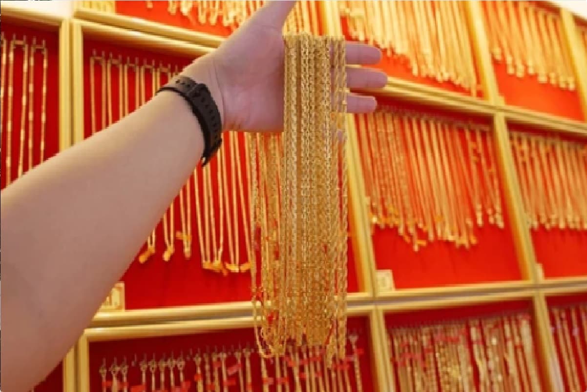 Gold Price: शादी के लिए डिमांड बढ़ने से सोने की बढ़ी तेजी, चांदी भी हो गई मजबूत
