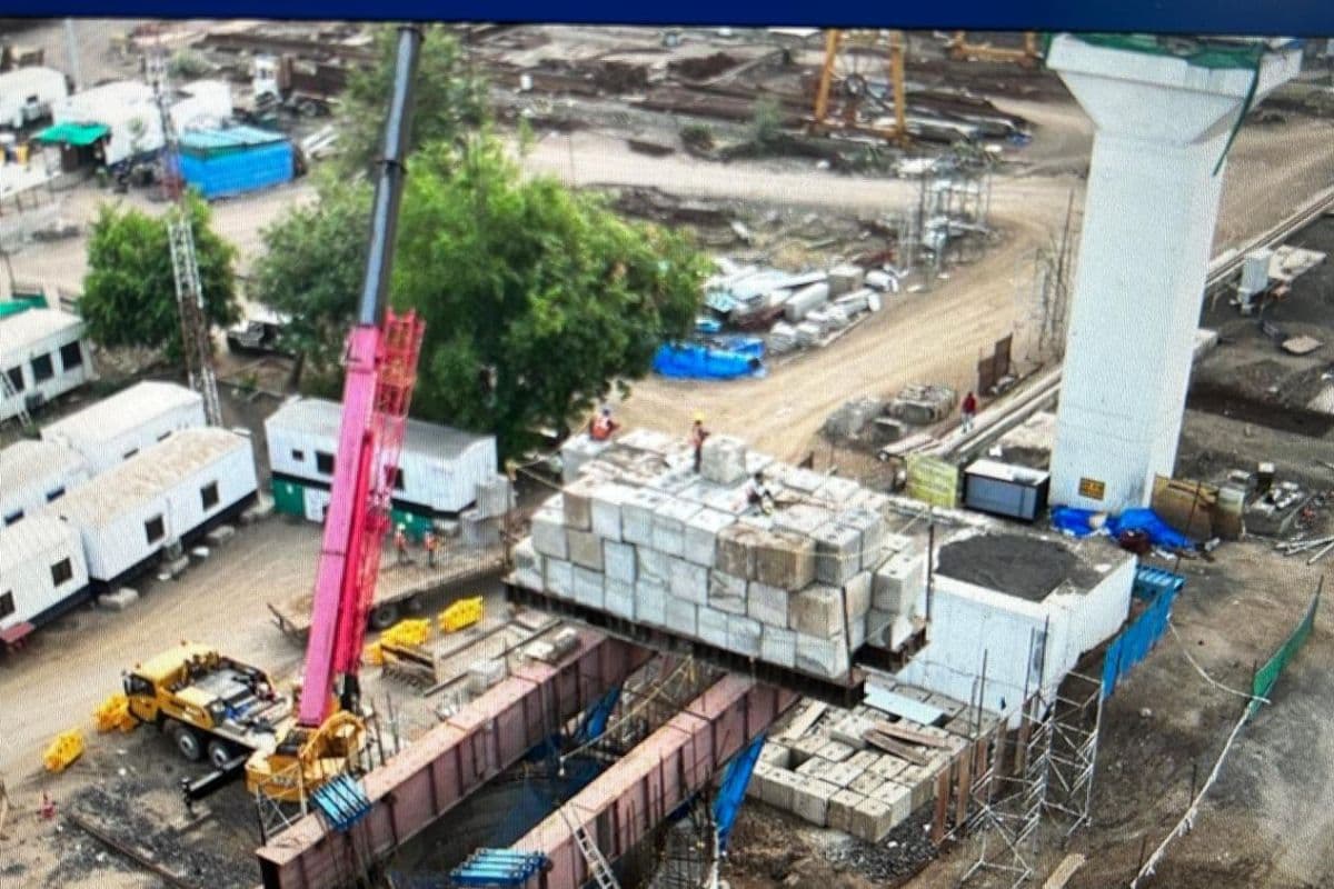 Gujarat Bridge Collapse: बुलेट ट्रेन परियोजना का पुल ढहा, एक मजदूर की मौत