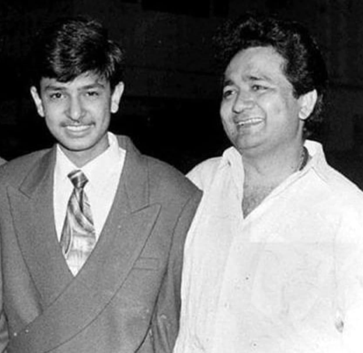 Bollywood Stories: कपूर या बच्चन नहीं, ये है बॉलीवुड का सबसे अमीर परिवार, जानें कौन है इस साम्राज्य का असली मालिक