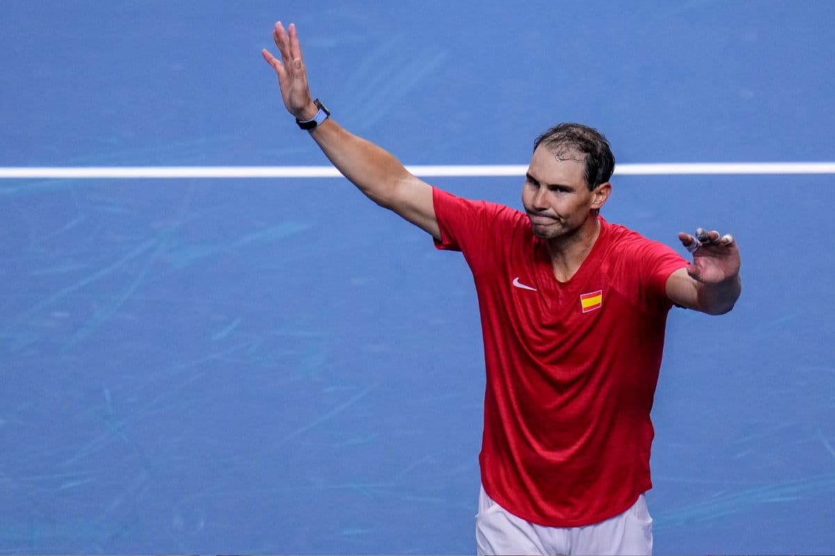 Rafel Nadal Retirement: अपने आखिरी मैच में भावुक हुए नडाल, हार के साथ रुक गया राफा राफा का शोर, देखें वीडियो