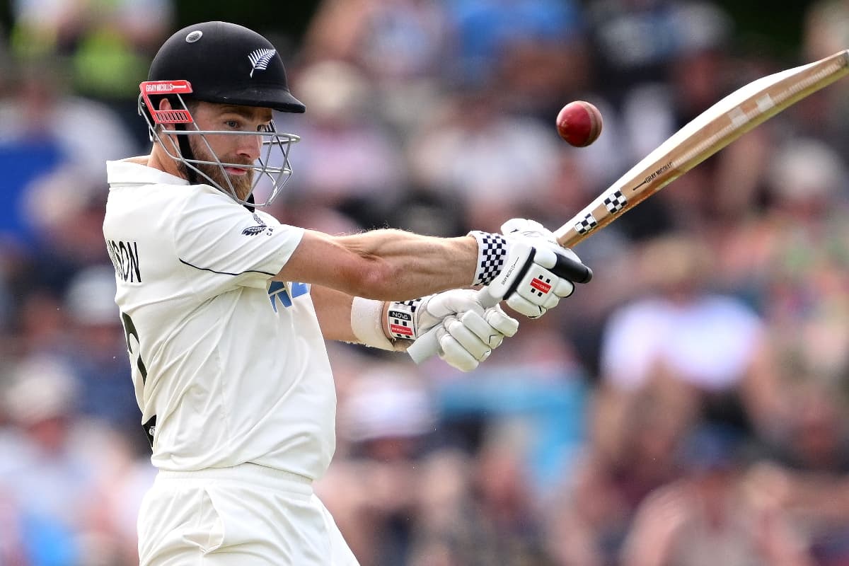 NZ vs ENG: केन विलियमसन 93 रनों की पारी से इंग्लैंड ने पार किया 300 का आंकड़ा, शोएब बशीर पड़े भारी