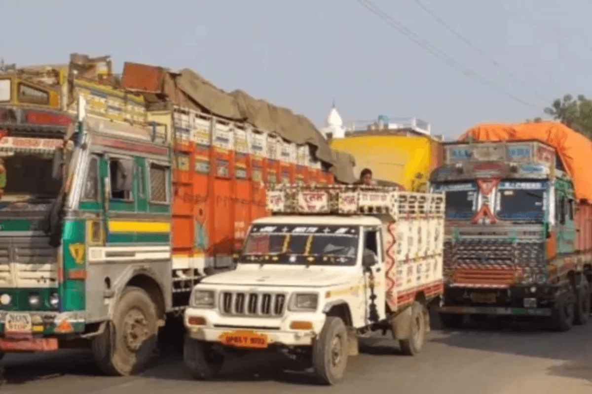 Muzaffarpur News: शहर में 5-8 नवंबर तक भारी वाहन पर रोक, छठ पूजा को लेकर जिला प्रशासन ने दिया निर्देश