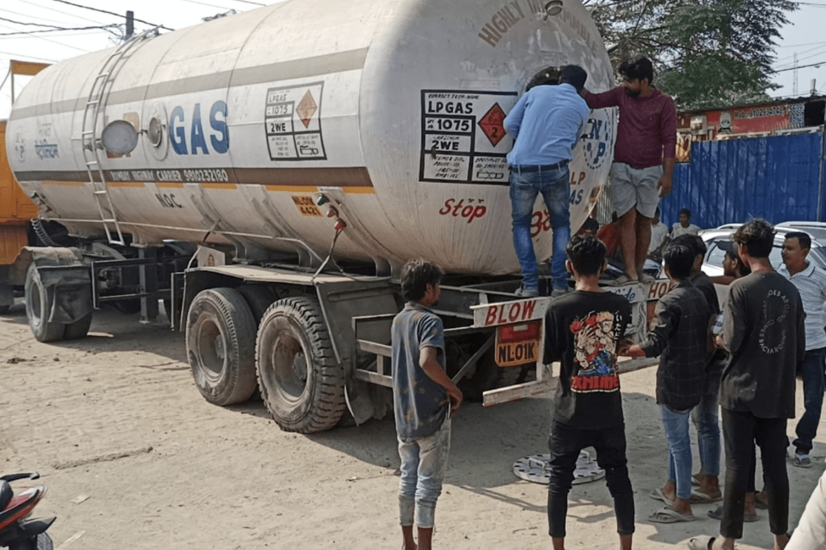 Muzaffarpur News: पेट्रोल गैस टैंकर से 1 करोड़ की शराब जब्त, 3 तस्कर गिरफ्तार