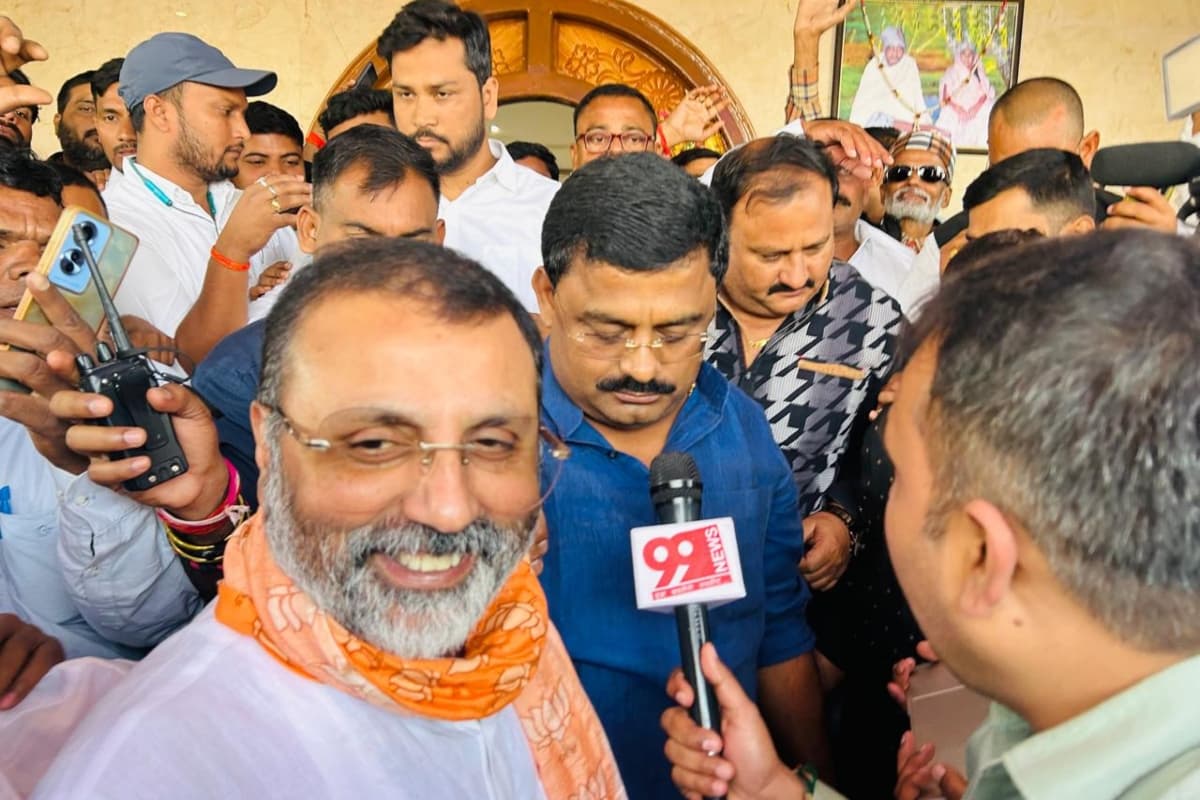 Jharkhand Election 2024 : निर्दलीय निरंजन राय हो सकते हैं बीजेपी में शामिल, निशिकांत दुबे और हिमंता बिस्वा सरमा ने की मुलाकात