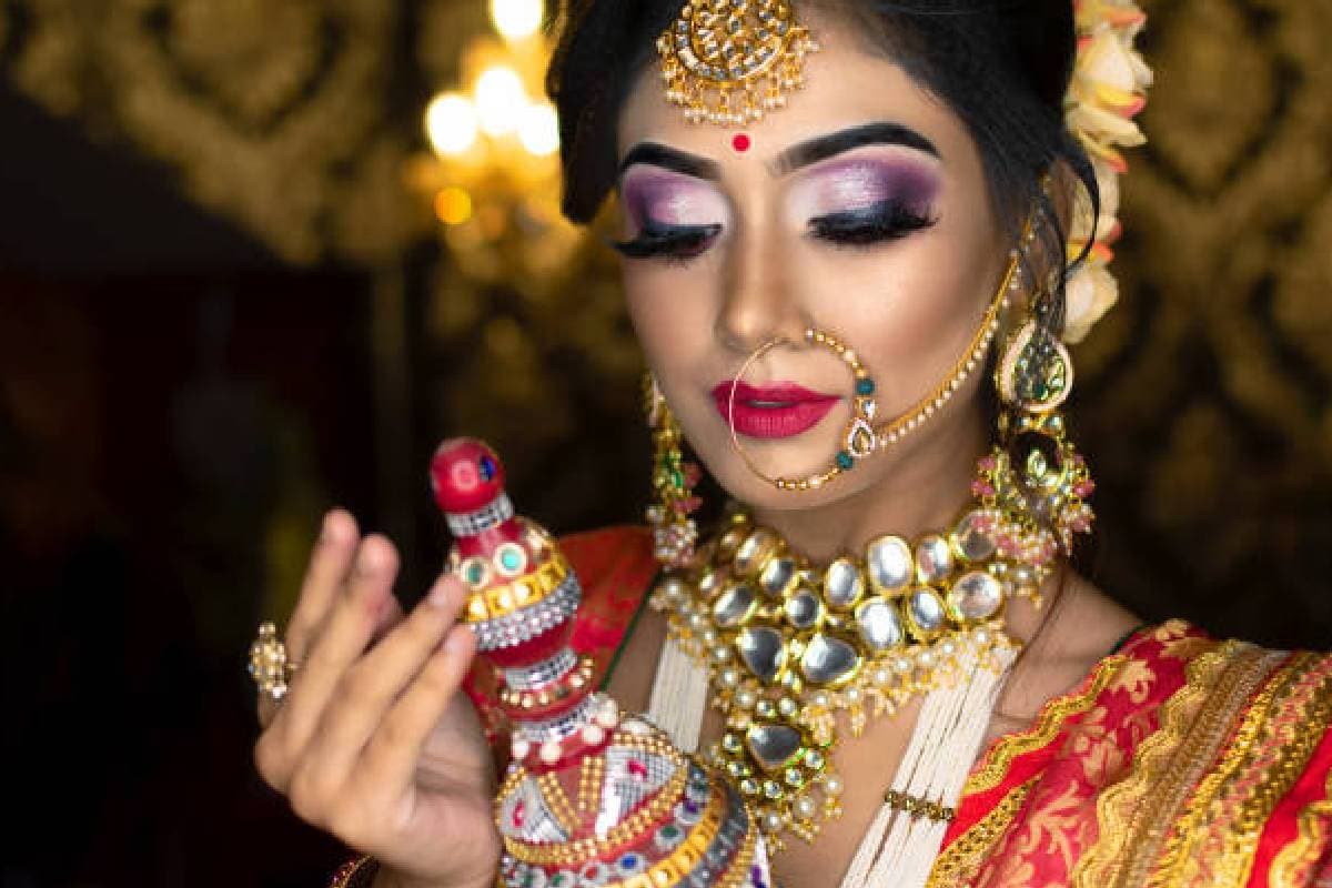 Tips For Makeup: ब्राइडल मेकअप के वक्त इन बातों का जरूर रखें ध्यान, नहीं तो बिगड़ जाएगा लुक