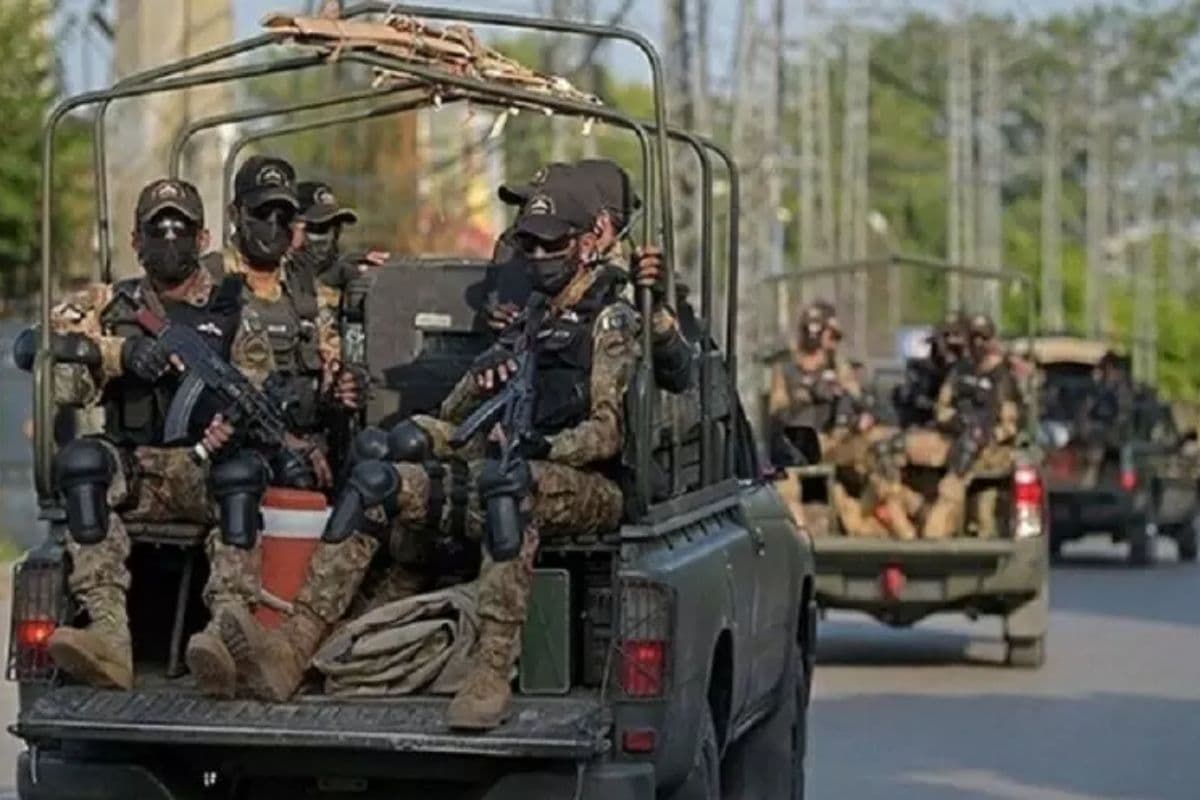 Pakistan Army: पाकिस्तान सेना की बड़ी कार्रवाई, बलूचिस्तान में 12 आतंकवादियों को मार गिराया