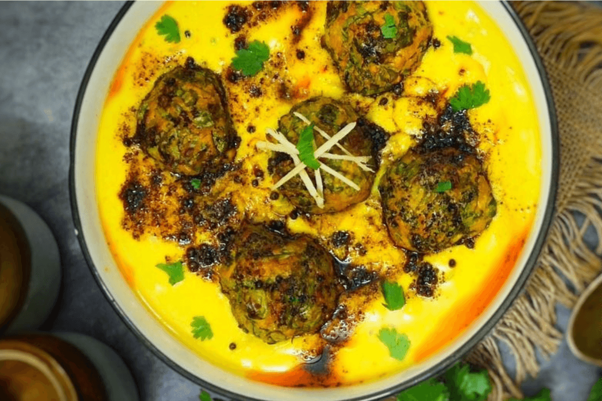 Palak Kadhi Pakora | Spinach Fritter Kadhi Recipe:  ट्राइ करें पालक कढ़ी पकौड़ा एयर फ्रायर रेसिपी