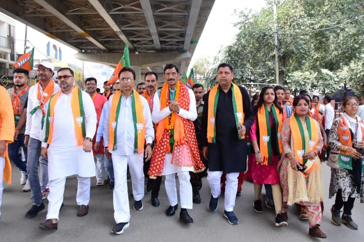 PM Modi RoadShow: पीएम मोदी के रोड शो से पहले पदयात्रा, संजय सेठ ने रांचीवासियों से की ये अपील