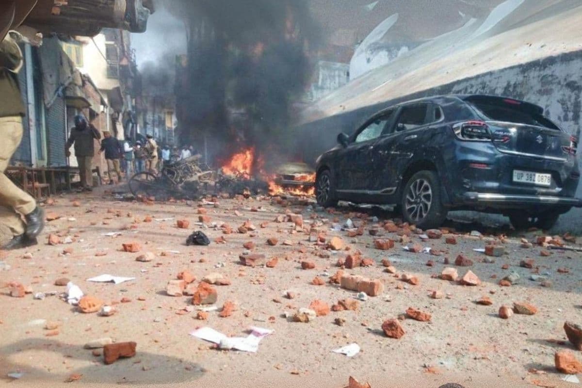Sambhal Violence Video: एक्शन में योगी, 40 से ज्यादा दंगाइयों की तस्वीर जारी, उपद्रवियों से होगी वसूली