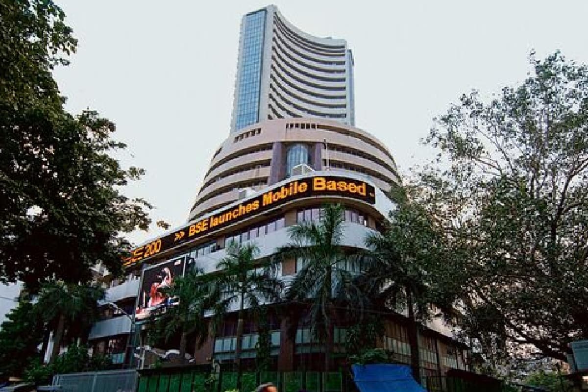 शेयर बाजार में थम गया गिरावट का दौर, सेंसेक्स ने लगाई 239 अंकों की छलांग