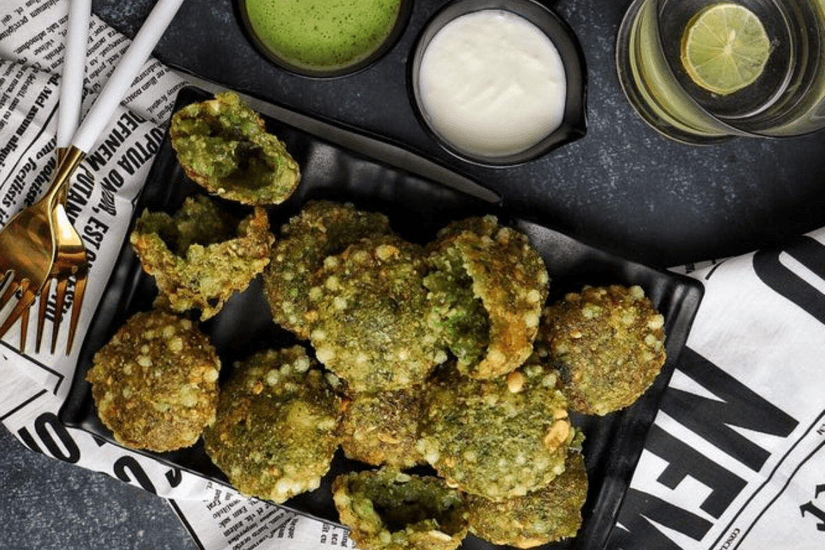 Hariyali Sabudana Vada Recipe: अगर आपने भी नहीं ट्राइ की है ये रेसपी, तो जानें हरियाली साबुदाना वड़ा बनाने का आसान तरीका Hariyali Sabudana Vada Recipe: अगर आपने भी नहीं ट्राइ की है ये रेसपी, तो जानें हरियाली साबुदाना वड़ा बनाने का आसान तरीका