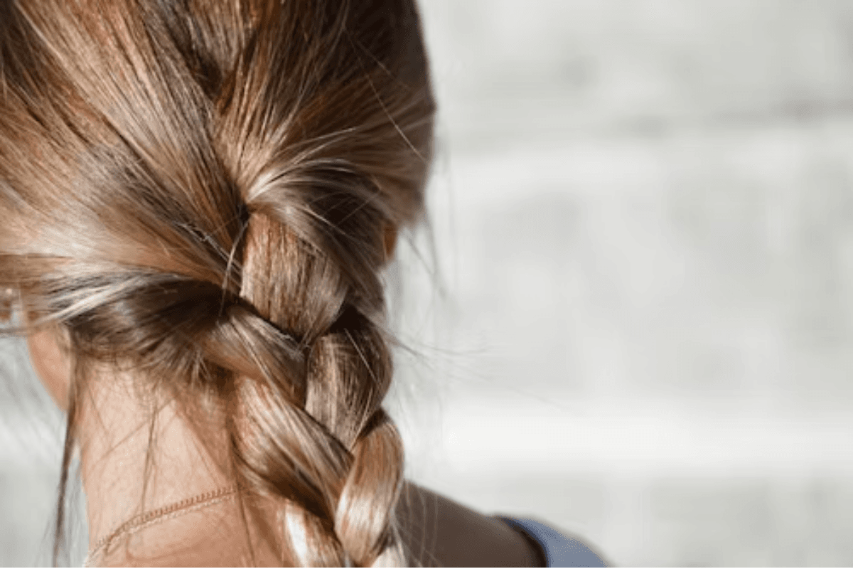Hair care tips: क्या बाल बांधकर सोने से झड़ते हैं ? क्या है सच्चाई, कैसे करें बालों की सही देखभाल?