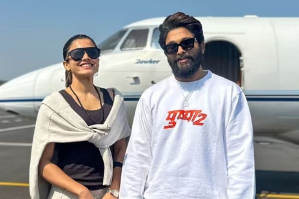 Pushpa 2 Trailer Launch: अल्लू अर्जुन के फैंस को संभालने में पुलिस के छूटे पसीने, टावर पर चढ़े लोग 