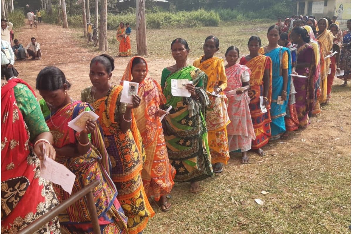 WB BY-Election 2024 : बंगाल में उपचुनाव के दौरान हंगामा व बमबारी के बीच 60 प्रतिशत से अधिक हुआ मतदान