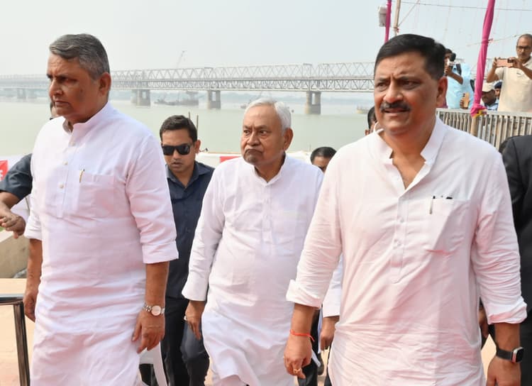 नये ब्लू प्रिंट के साथ जनता के बीच जायेंगे नीतीश कुमार, जदयू के 7 बड़े नेताओं को मिली खास जिम्मेवारी