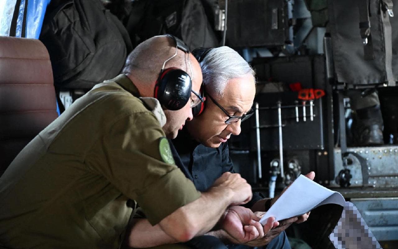 Watch Video : इजराइली पीएम बेंजामिन नेतन्याहू के घर पर ऐसे किया गया हमला, देखें वीडियो