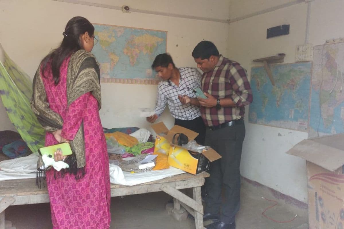 Bihar News: बगहा में पकड़ा गया फर्जी जमाबंदी और म्यूटेशन बनाने वाला सिंडिकेट, सरकारी शिक्षक निकला मास्टरमाइंड