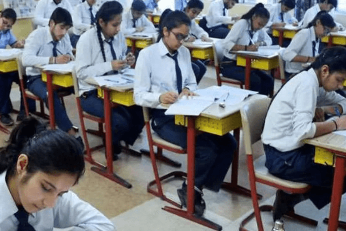 Bihar News: कल से 12वीं की सेंटअप परीक्षा, 100 स्कूल नहीं ले गए प्रश्नपत्र
