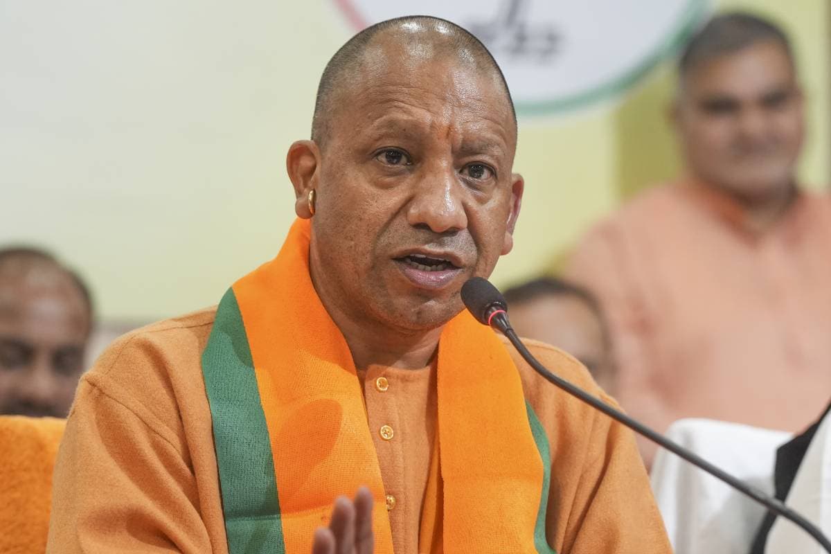 UP News : निवेशकों को भायी यूपी की योगी सरकार, खड़ी होने लगी उद्योगों की कतार