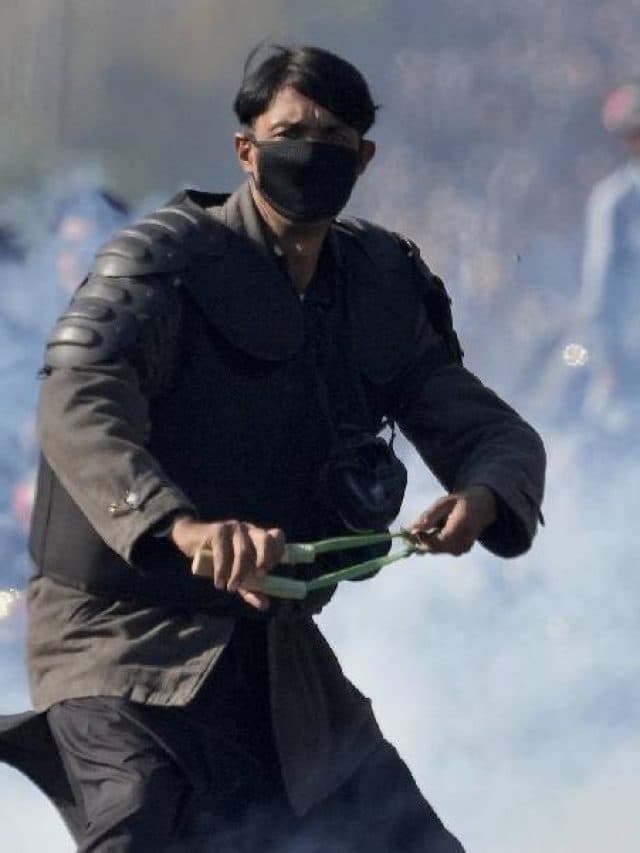 Islamabad Violence: हिंसा की आग में जलता पाकिस्तान