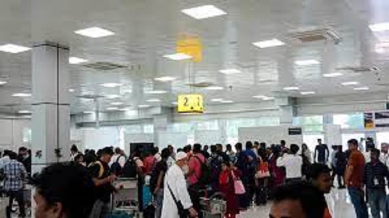 दरभंगा एयरपोर्ट की लौटी रौनक, 45 दिनों बाद 2500 से अधिक यात्रियों ने किया सफर