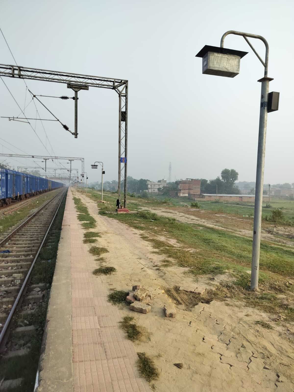 कोच इंडिकेटर लगाने का कार्य शुरू, यात्रियों को मिलेगी सुविधा