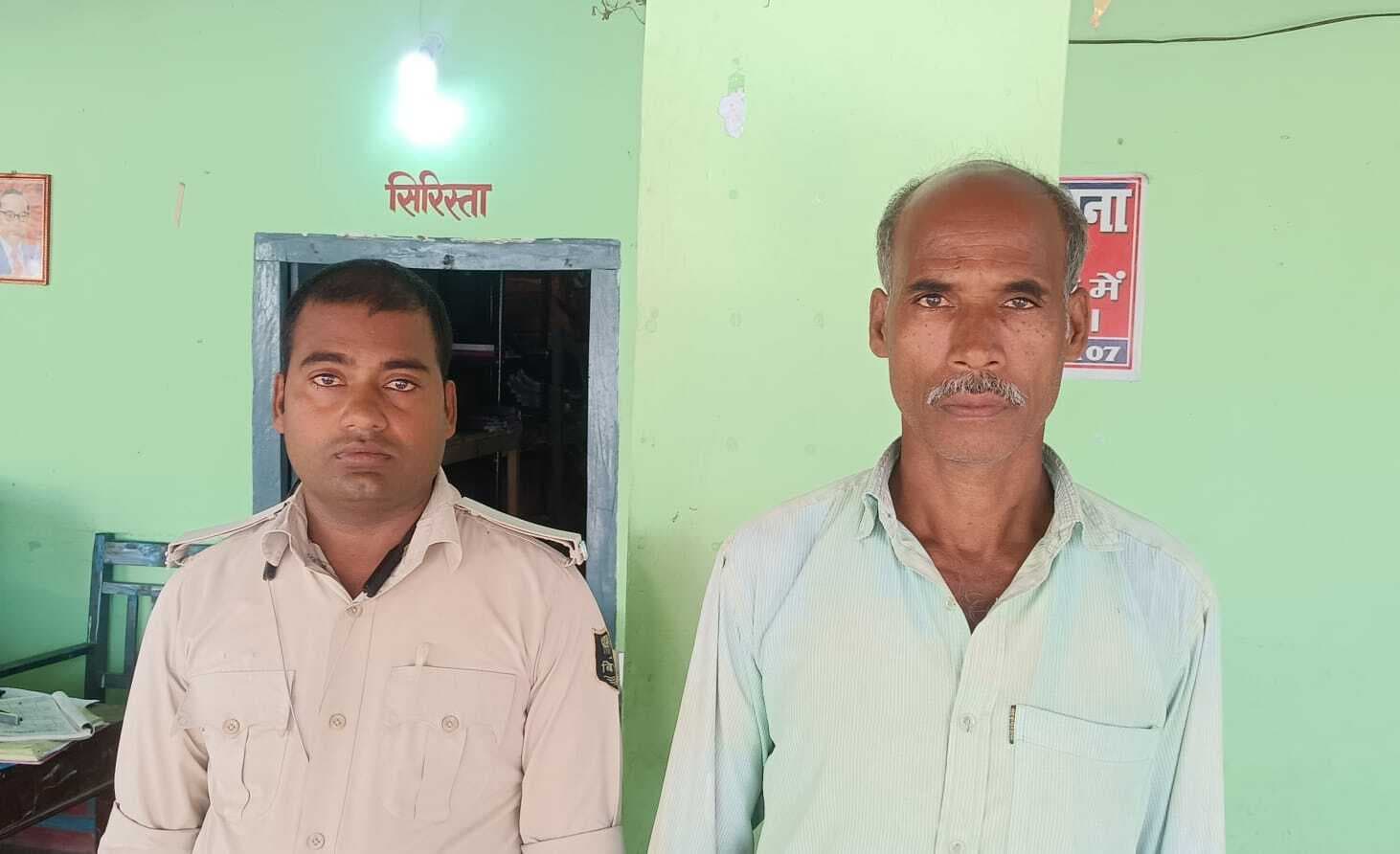 1.5 लीटर कोडिनयुक्त सिरप के साथ तस्कर गिरफ्तार