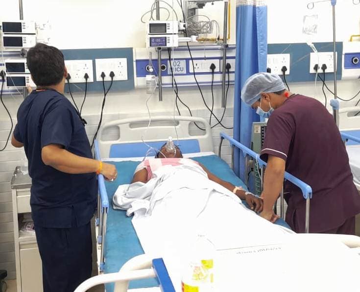 दीपावली की रात बर्चस्व को लेकर दो अपराधिक गिरोह में गोलीबारी, एक घायल