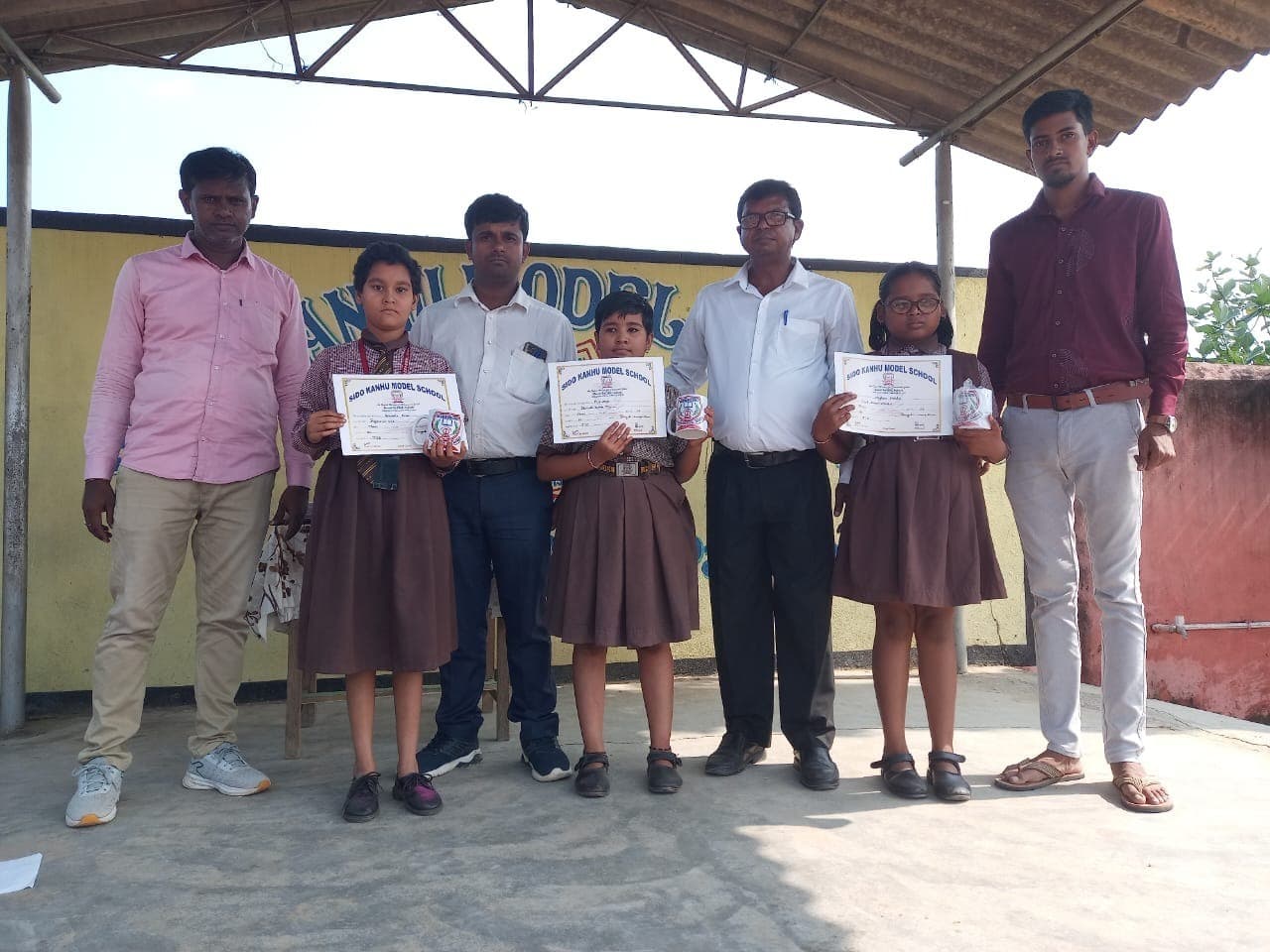 रंगोली के सीनियर में साथी पाल, प्रिय किस्कू व सानिया को मिला पुरस्कार