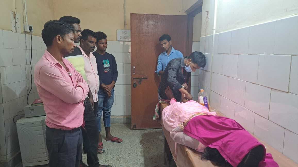 बाइक के धक्के से युवक व किशोरी घायल, रेफर