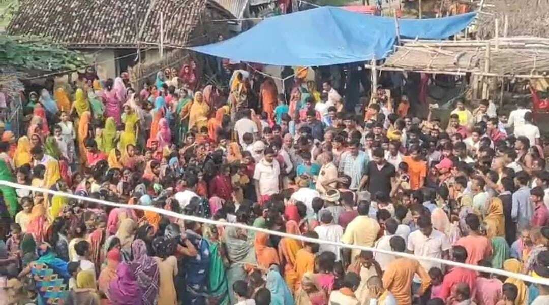 युवक का शव पहुंचते ही परिजनों में मचा कोहराम