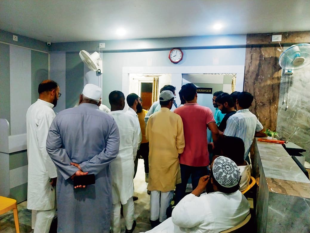 Gaya News : हज व उमराह के नाम पर टूर एंड ट्रैवेल्स कंपनी ने की एक करोड़ से अधिक की धोखाधड़ी