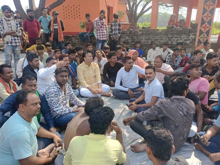 Giridih News : प्लांट संचालक ने दिया इलाज कराने का आश्वासन