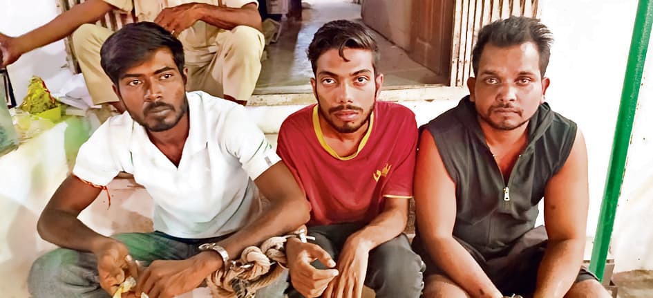 Patna News : निजी कंपनी के स्टाफ से तीन लाख लूटने वाले तीन अपराधी गिरफ्तार