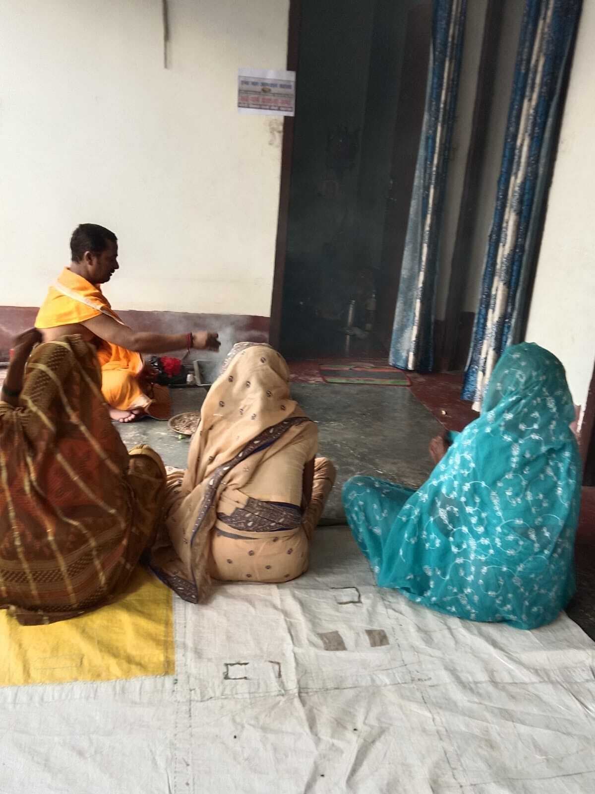 एम्स निर्माण को लेकर किया हवन यज्ञ