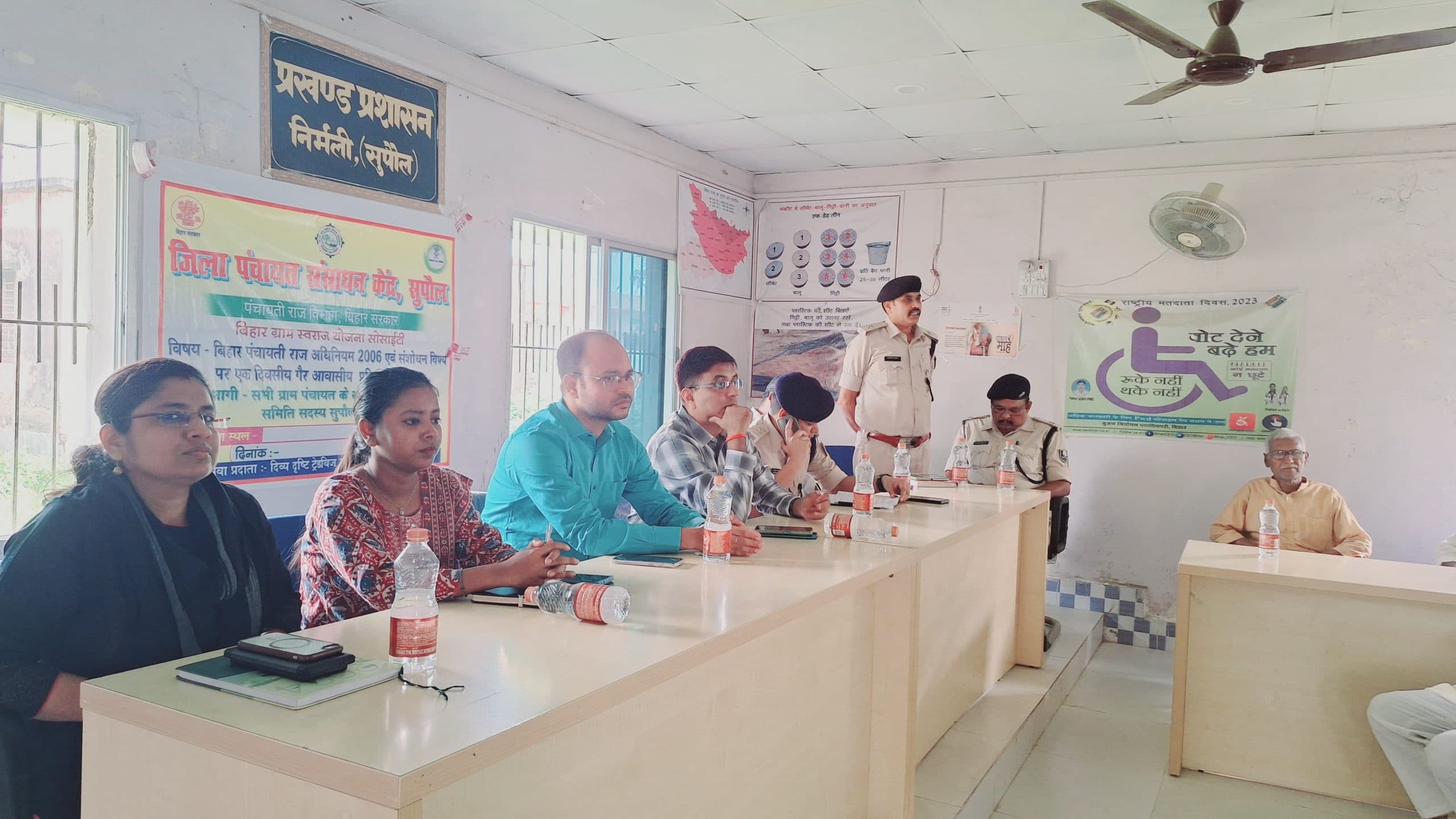 छठ महापर्व को ले शांति समिति की हुई बैठक, एसडीएम ने की शांति व्यवस्था बनाए रखने की अपील