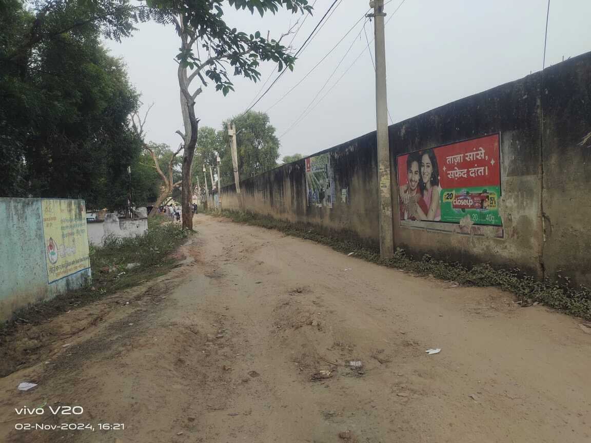 सड़क बदहाल, छठ घाटों पर पहुंचना होगा मुश्किल