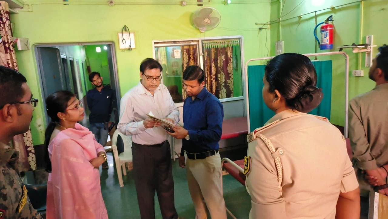 Aurangabad News : किसी का निबंधन नहीं, तो कहीं डॉक्टर ही गायब