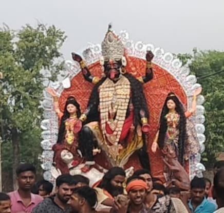 मां काली को दी गयी अश्रु पूर्ण विदाई