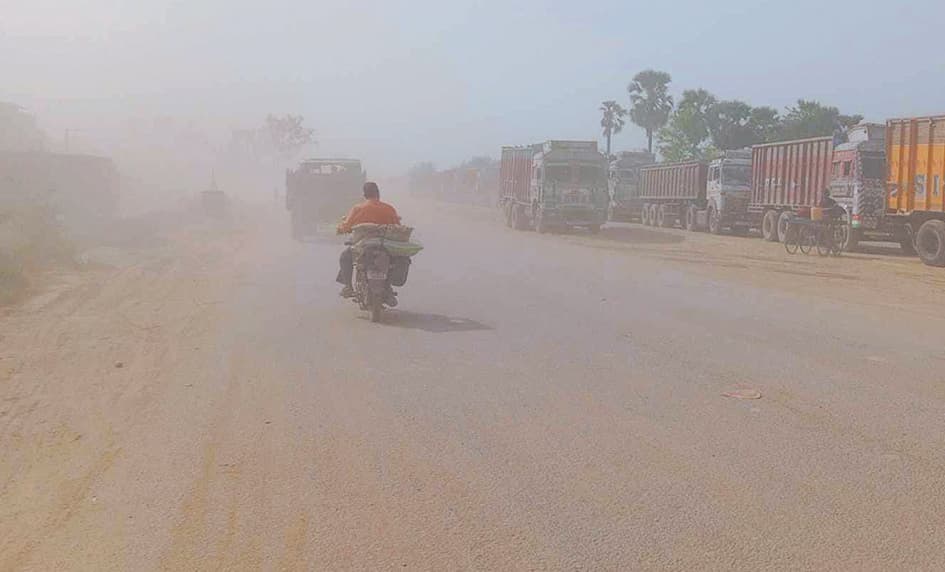 Chhapra News : जहरीली हुई शहर की आबोहवा, एक्यूआइ पहुंचा 300 के पार