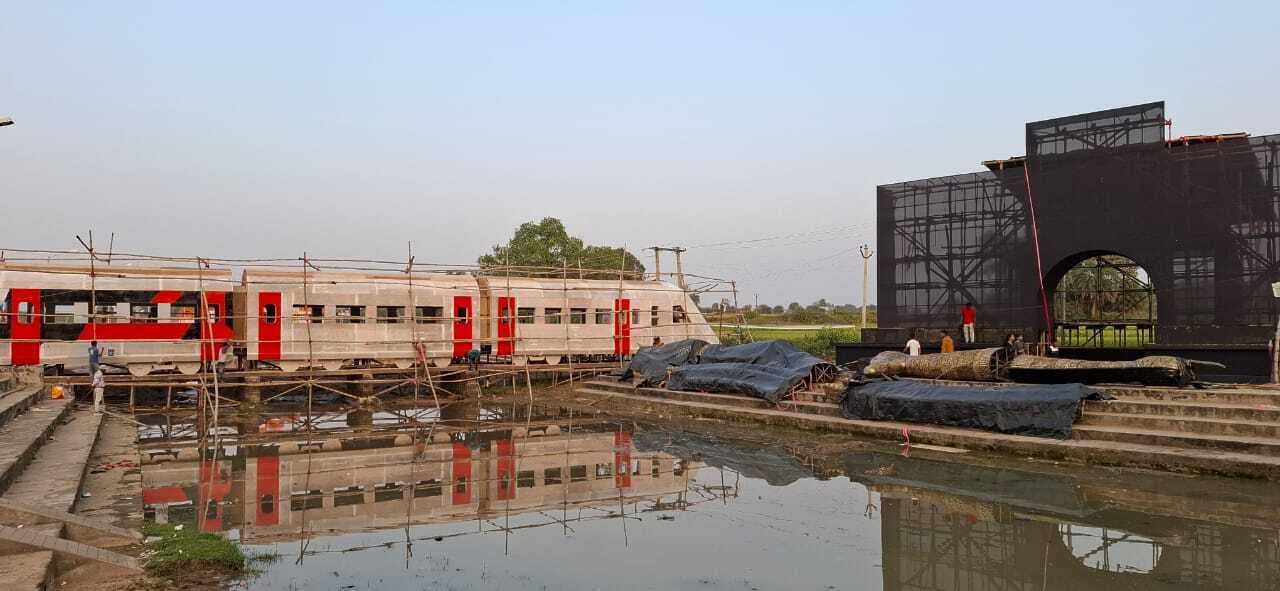 Giridih News : राजघाट पर वंदे भारत के मॉडल पर बनाया जा रहा है पुल