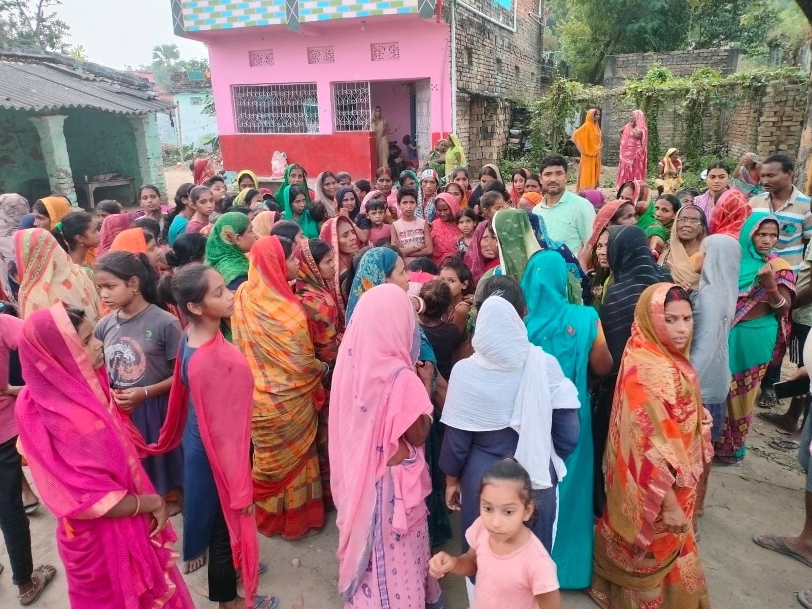 धसना गिरने से जख्मी महिला की इलाज की दौरान मौत, जख्मी