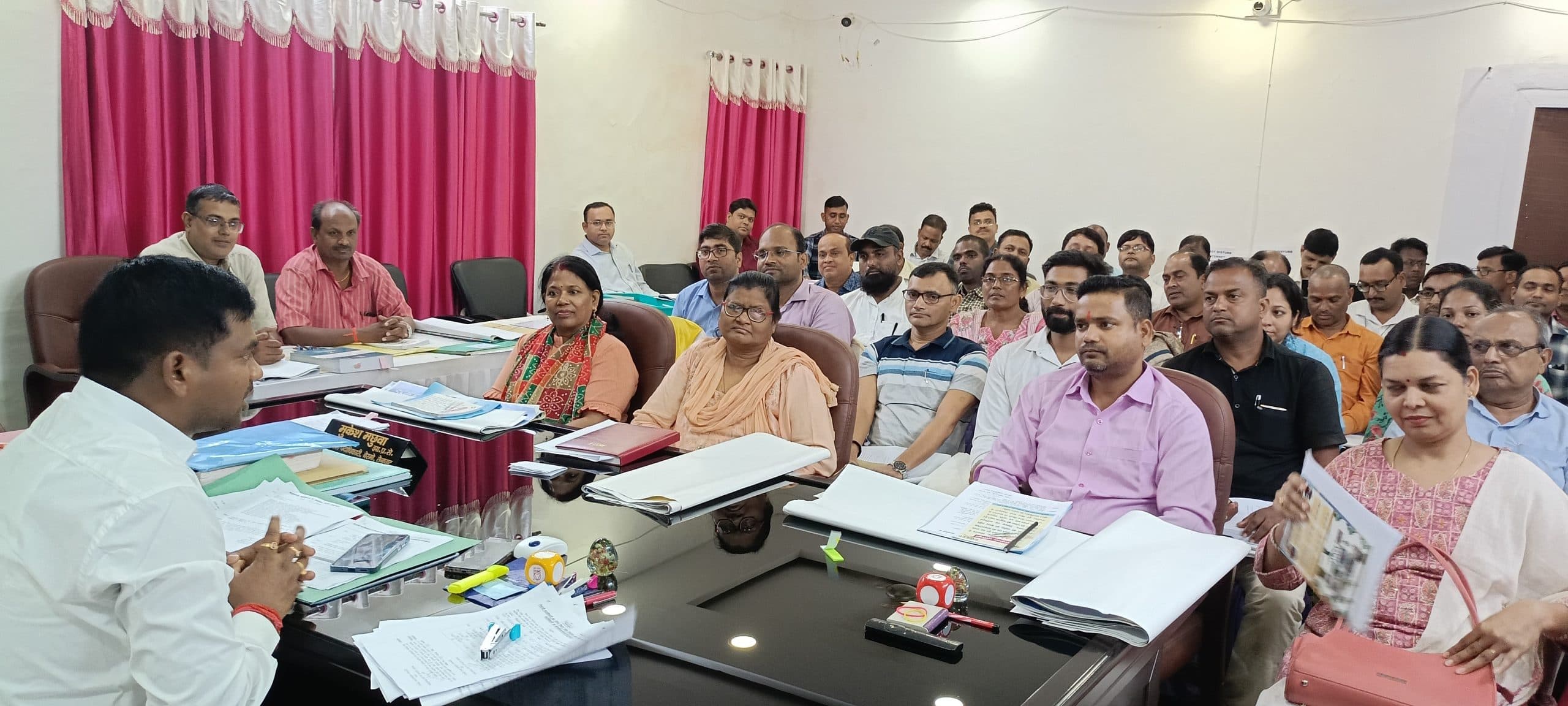 BOKARO NEWS : मतदान प्रतिशत बढ़ाना है : एसडीओ