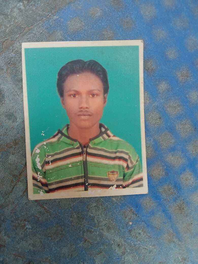 Dhanbad News : जियलगोड़ा में युवक का शव बरामद , पत्थर से कूच कर हत्या की आशंका