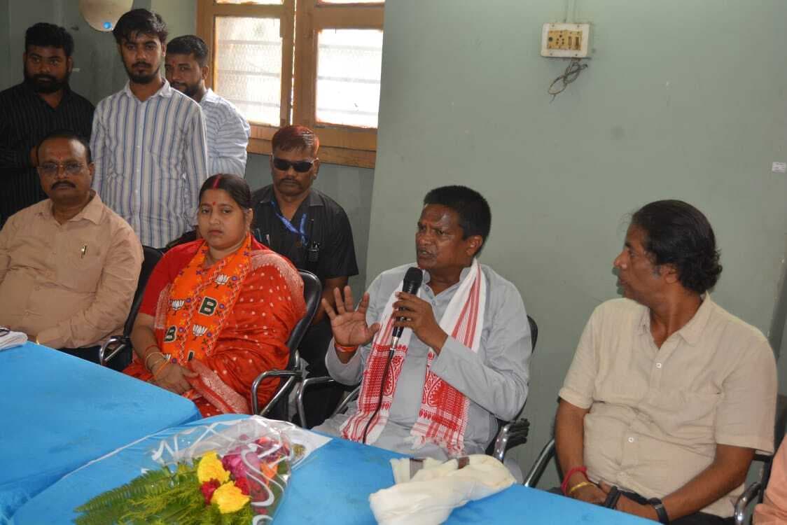 dhanbad news सांसद ने कांग्रेसियों पर लगाया आरोप : झरिया में भाजपा में शामिल होने वालों से की जा रही है मारपीट