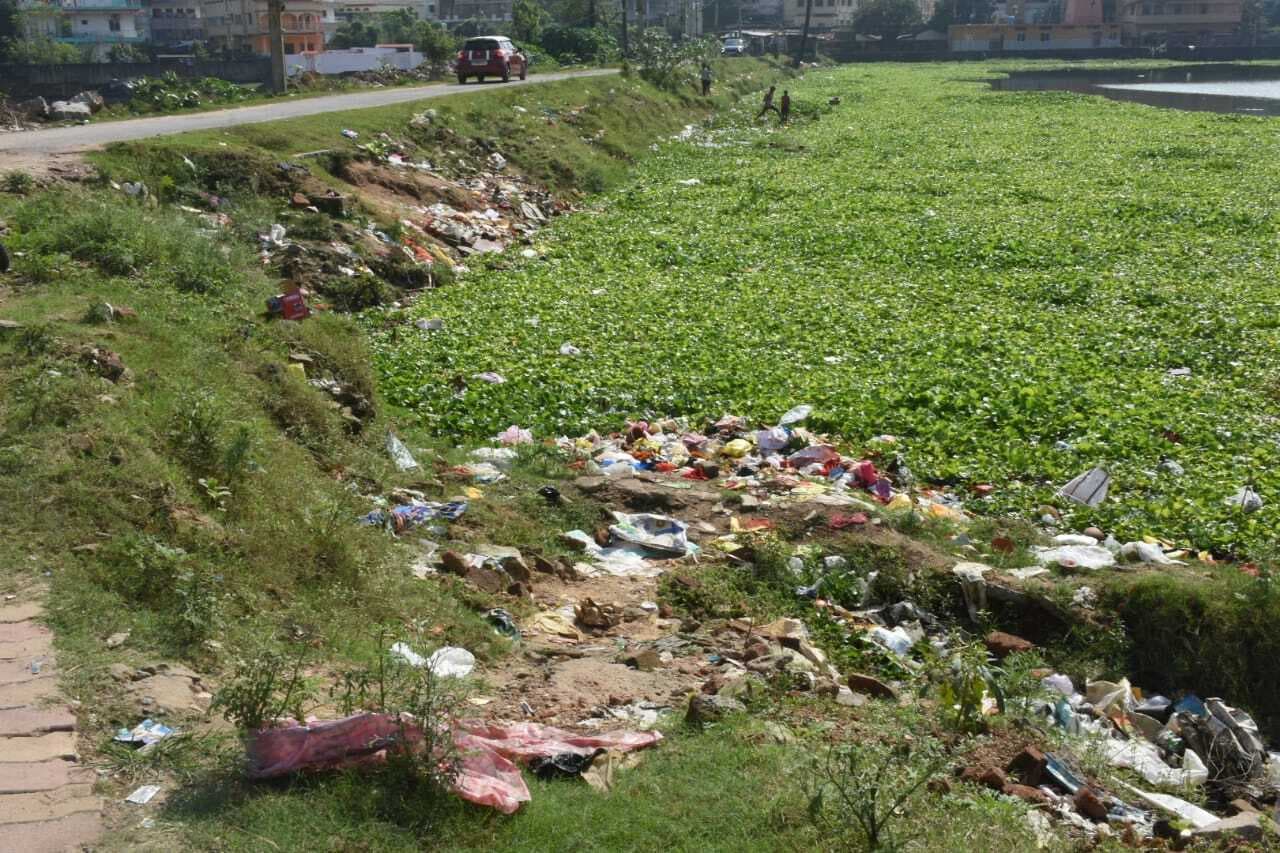 DHANBAD NEWS : राजा तालाब के डेंजर जोन घोषित होने से आस-पास के छठ व्रती परेशान