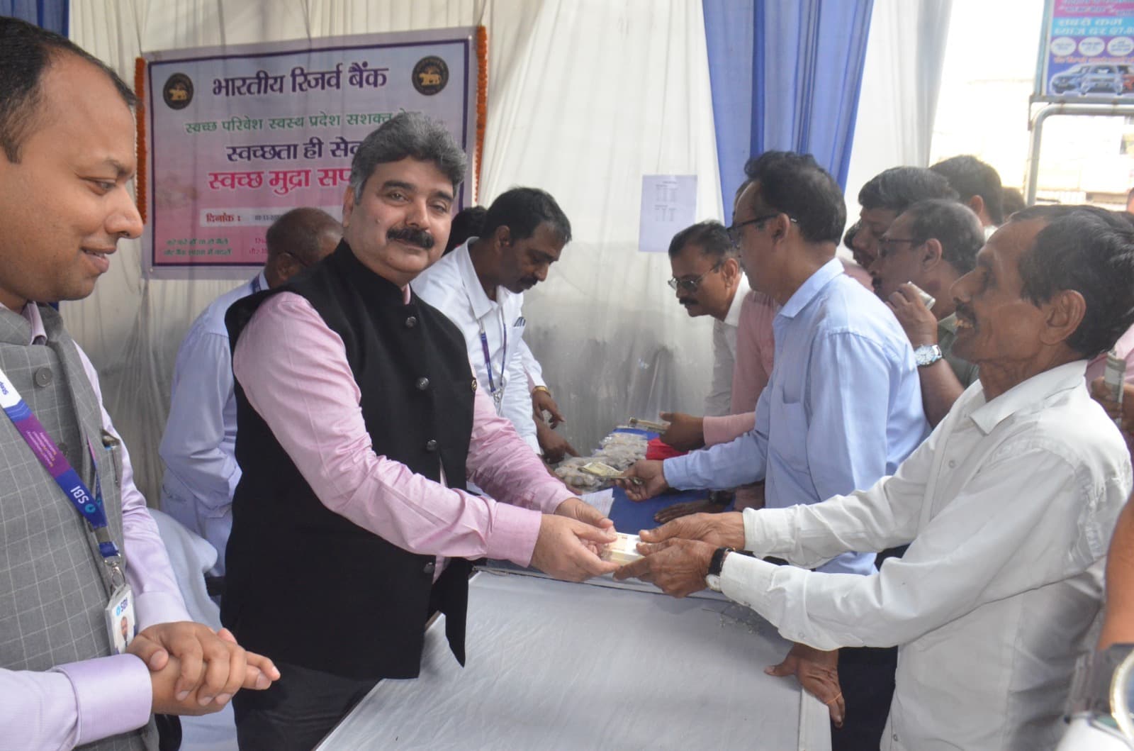 DHANBAD NEWS : स्टेट बैंक ऑफ इंडिया का मुद्रा व क्वॉइन मेला लगा