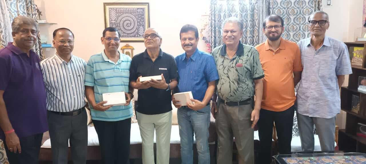 बारीडीह में वरिष्ठ नागरिकों के लिए इंडोर गेम्स का हुआ आयोजन