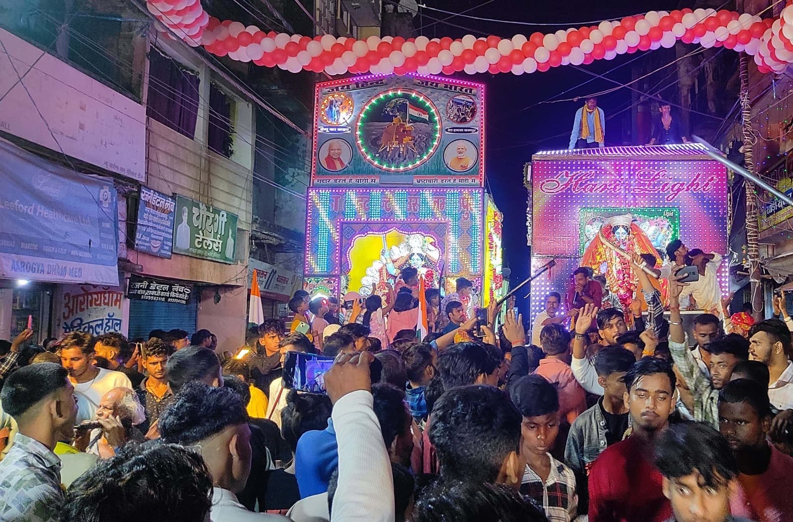 देर रात्रि आरंभ हुई जमालपुर के काली प्रतिमाओं की विसर्जन शोभायात्रा