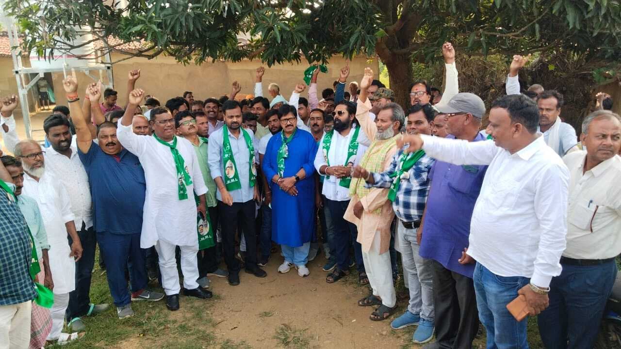 जेलकेएम के जिला उपाध्यक्ष समेत कई झामुमो में हुए शामिल